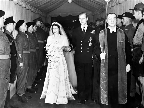 エリザベス女王の若い頃：結婚式の画像
